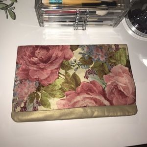 Jocelyn flower clutch